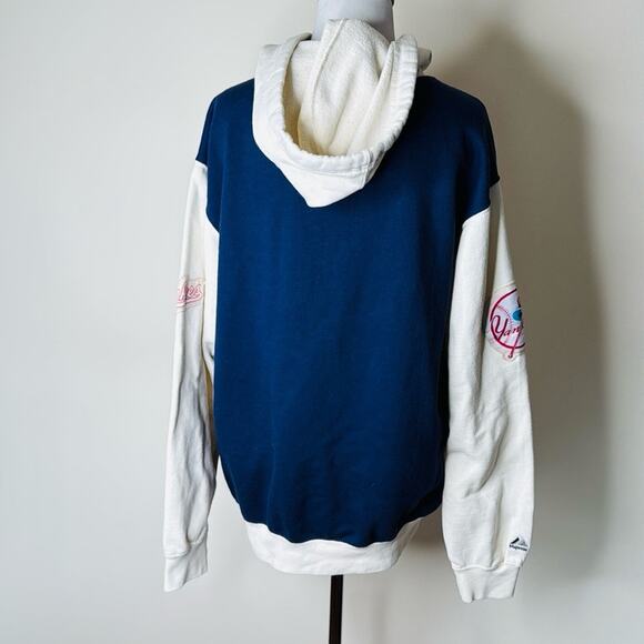 Majestic Cooperstown Collection Vintage Cream Yankees Embroidered Hoodie - Picture 5 of 8